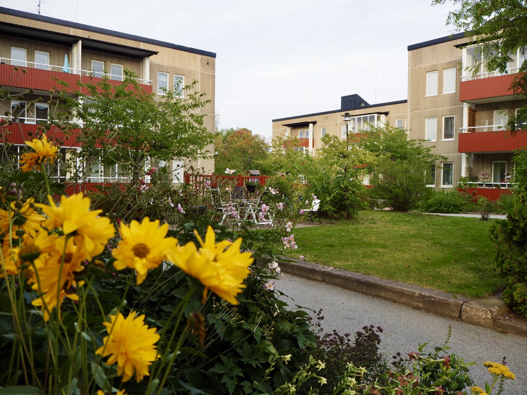 Flerfamiljhus i Orminge med gröna innergårdar