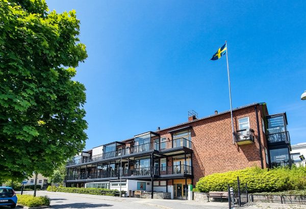 Kommunvägen vid ingången till bostadsområdet