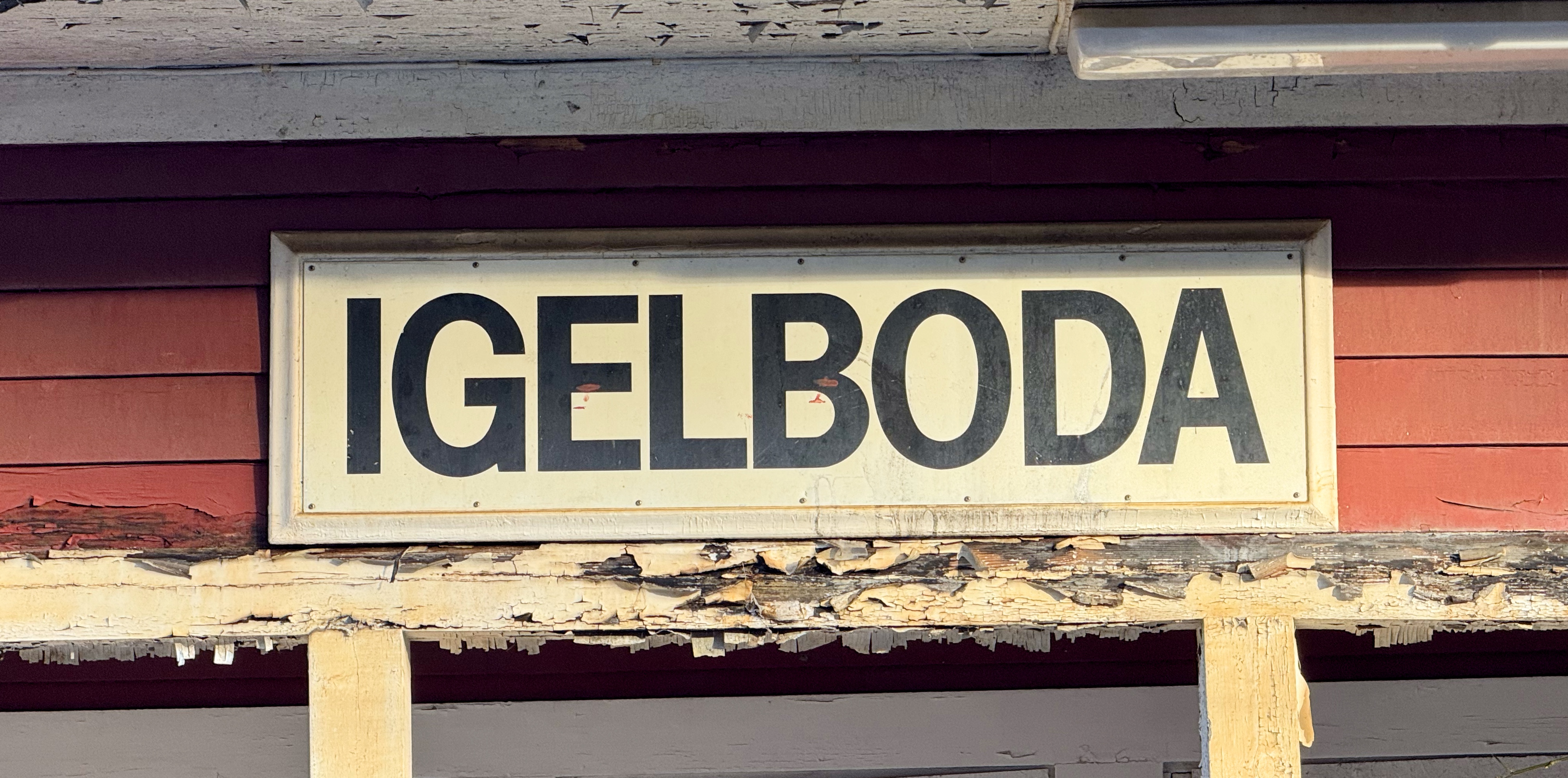 Skylten vid Igelboda station
