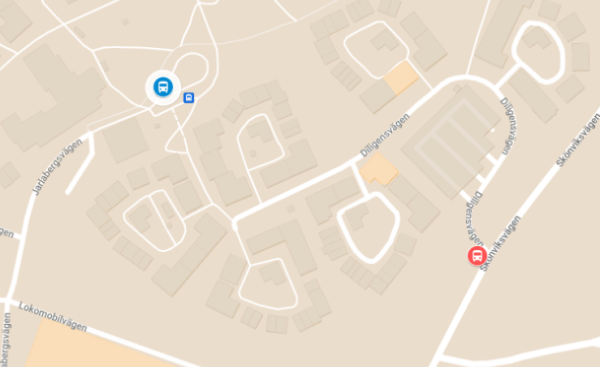 Karta visar dagens placering av busshållplatsen (blått) och tilltänkta nya placeringen av busshållplatsen (rött) i Jarlaberg