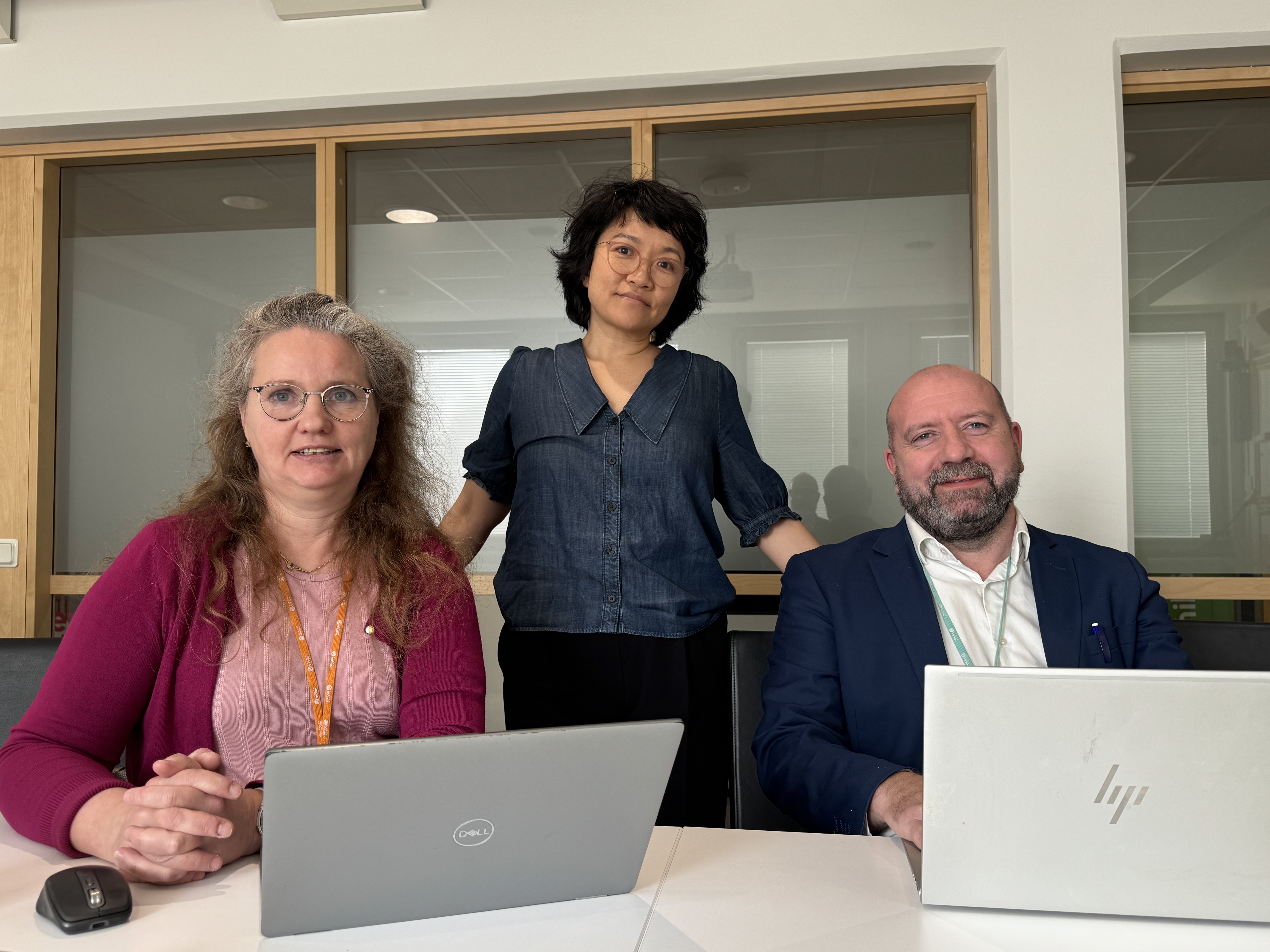 Lina Olsson (gruppledare för Nackalistan), YuSie Rundkvist Chou (ordförande i Nackalistan) och Mikael Carlsson (Nackalistans oppositionsråd)